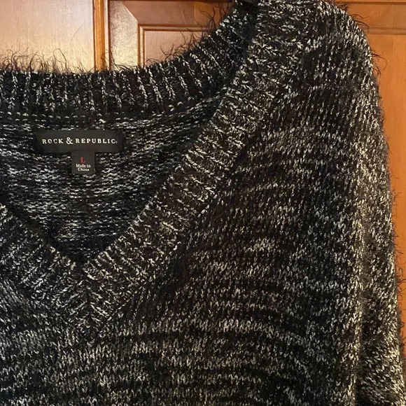 Rock & Republic silver and black shimmer sweater - Picture 4 of 4